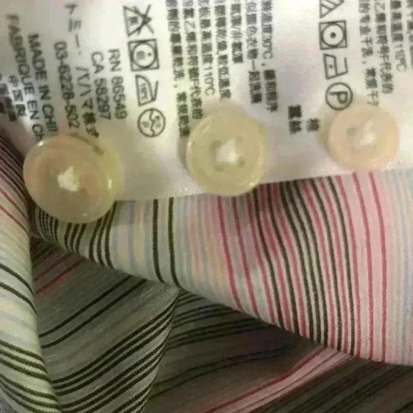 Tommy Bahama Silk Blend Button Down Shirt. - Picture 8 of 8